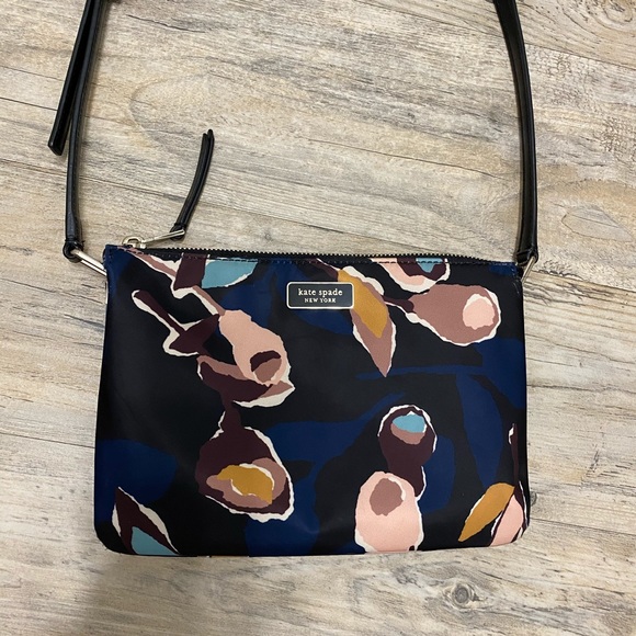 Handbags - Kate Spade purse